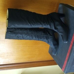 Revelations, Size 8 Narrow, Black fleece lined boots with box, zippers